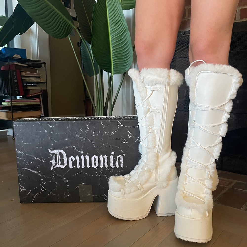 Demonia Camel 311 White Platform Boots BRAND NEW IN SEALED BOX NEVER BEEN WORN.
